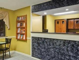 Days Inn By Wyndham Torrington Екстер'єр фото